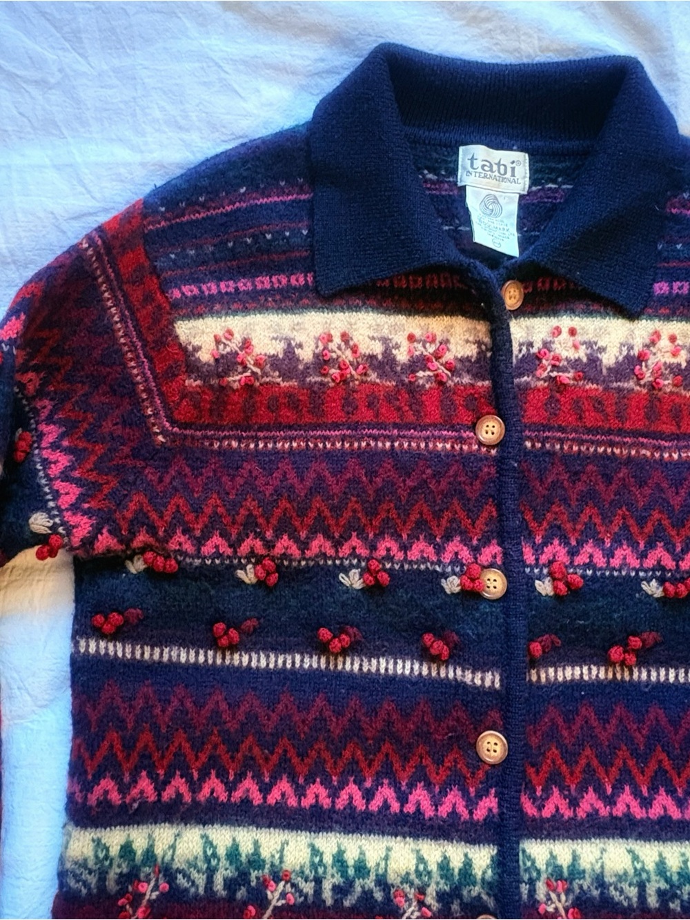 Vintage 100% wool floral embroidered grandma sweater #cottagecore